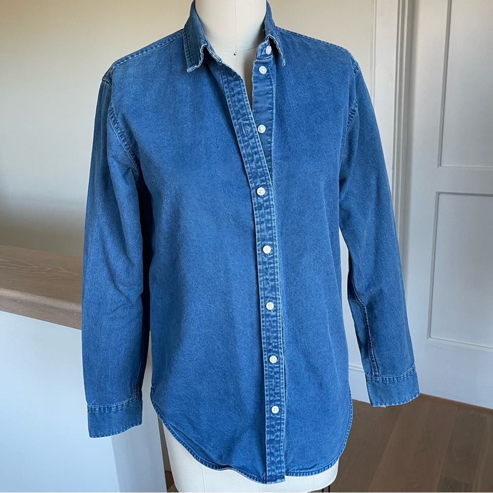 Everlane denim button down shirt, size 0/small
